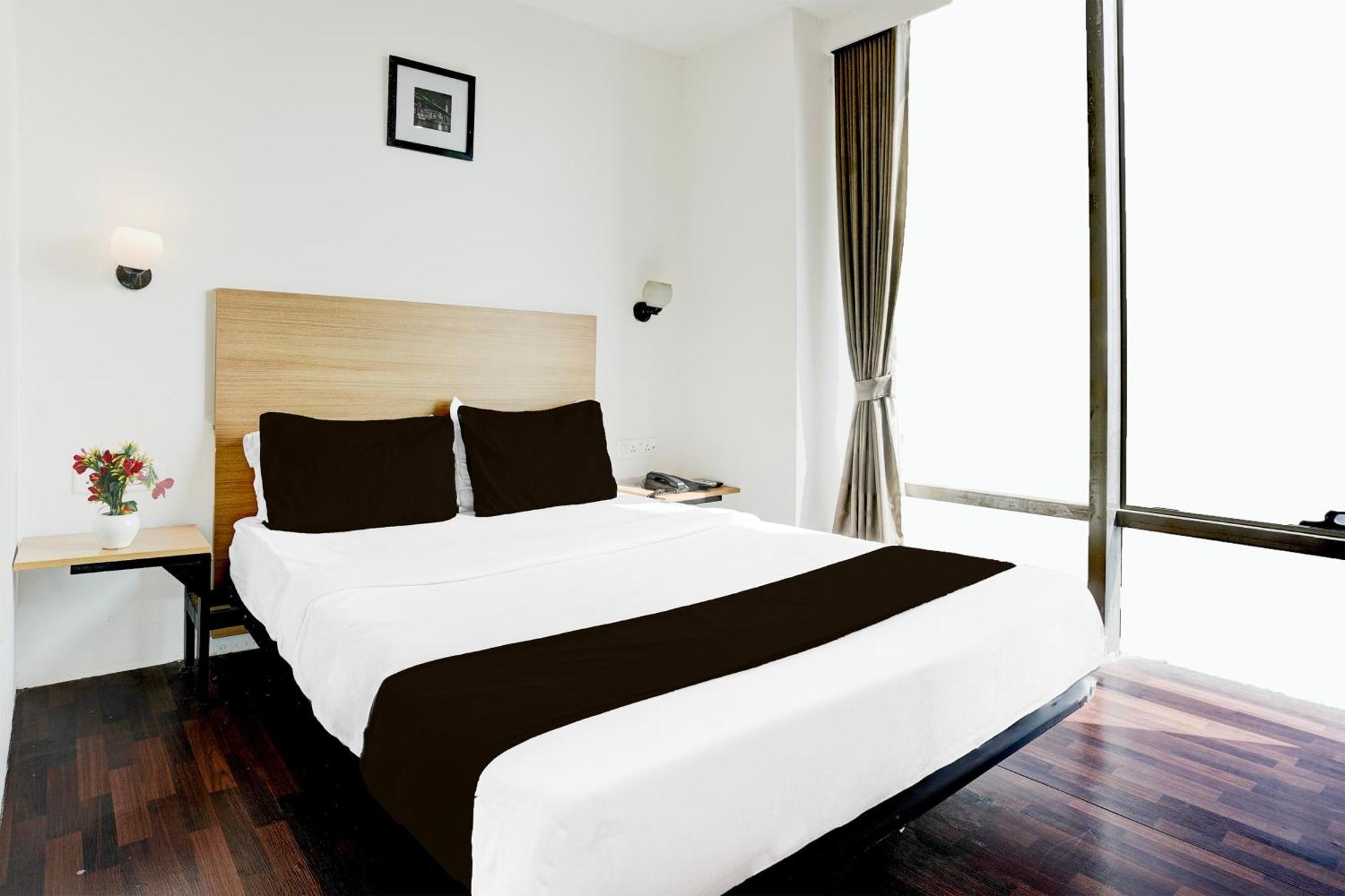Super Townhouse Pbg Mall Vashi Turambhe المظهر الخارجي الصورة
