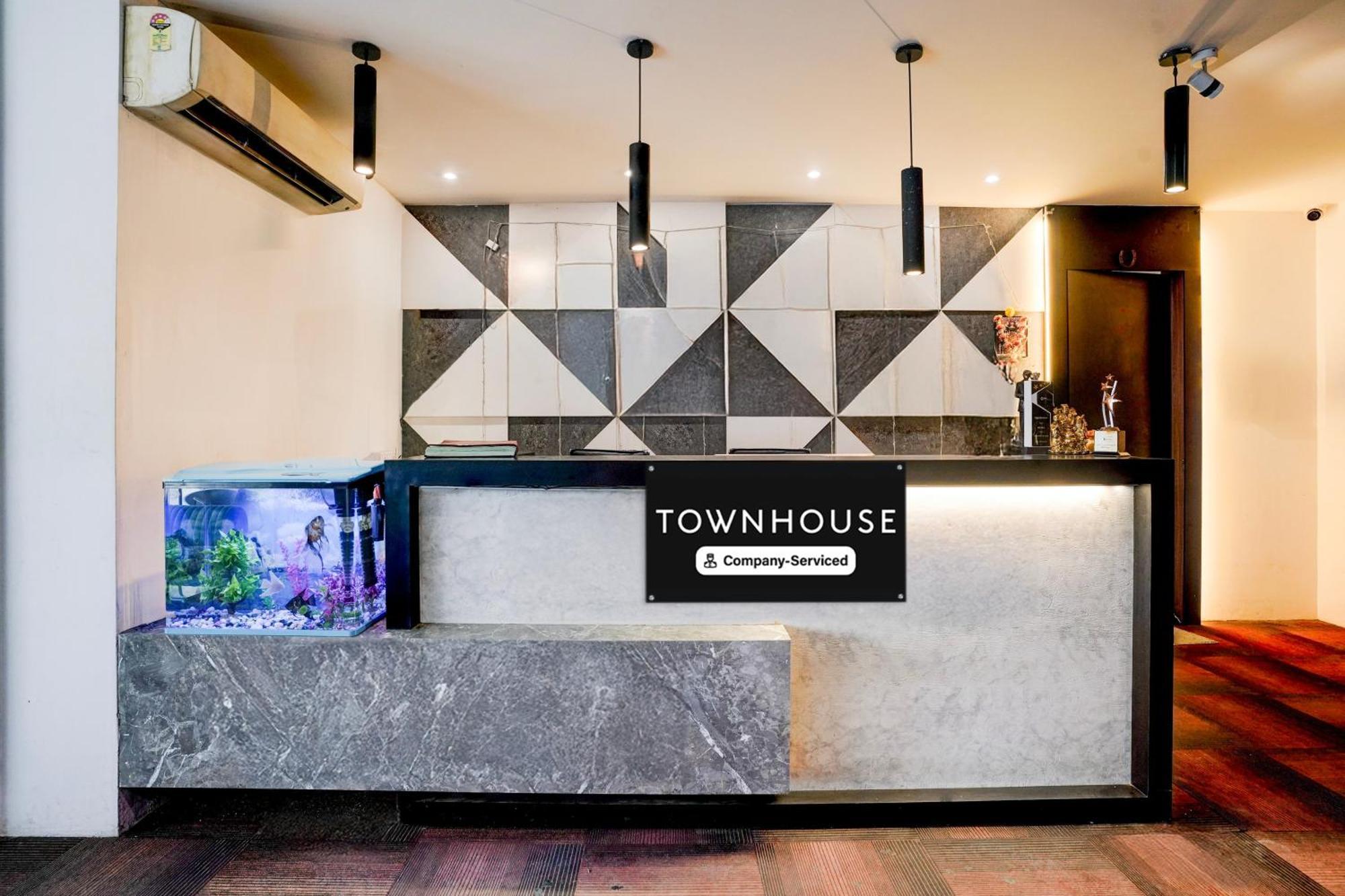 Super Townhouse Pbg Mall Vashi Turambhe المظهر الخارجي الصورة